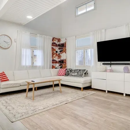 Luxury Riverside By Lapland Host 펜션